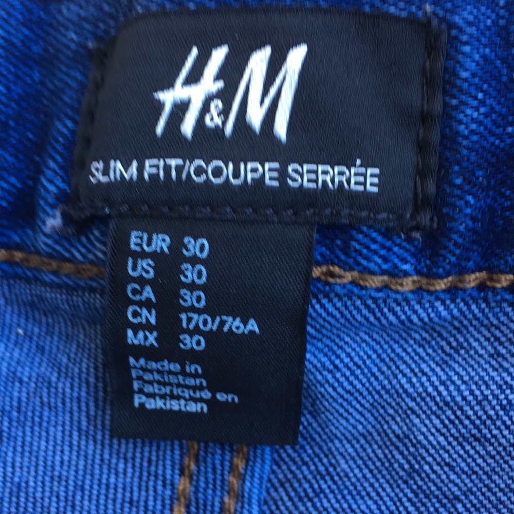 EUC H&M slim fit denim Bermuda shorts - Picture 6 of 12